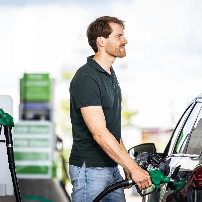 Bilder ZG Raiffeisen Tankstelle