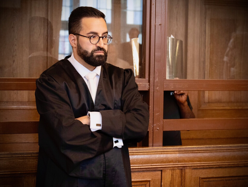 Bilder EKH LEGAL | Rechtsanwalt Ehssan Khazaeli