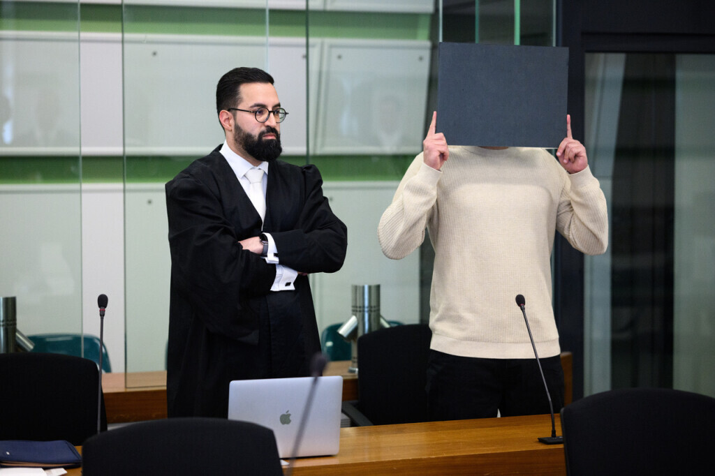 Bilder EKH LEGAL | Rechtsanwalt Ehssan Khazaeli