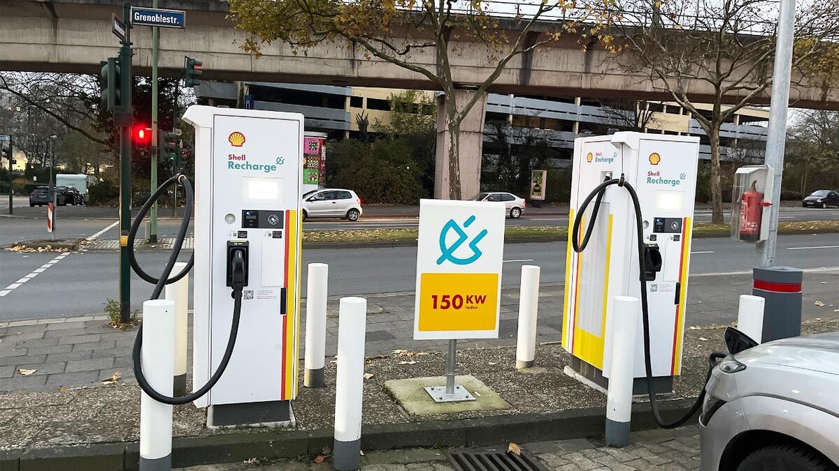 Bilder Shell Recharge Charging Station