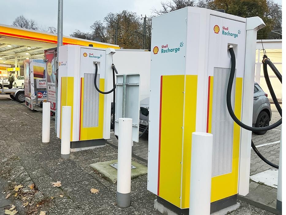 Bilder Shell Recharge Charging Station