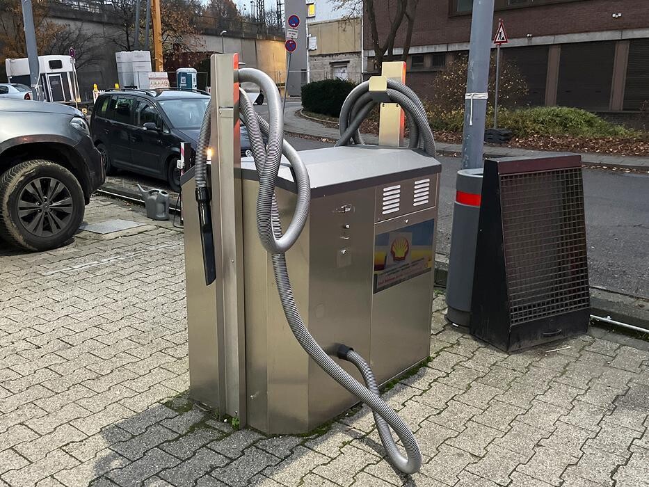 Bilder Shell Recharge Charging Station