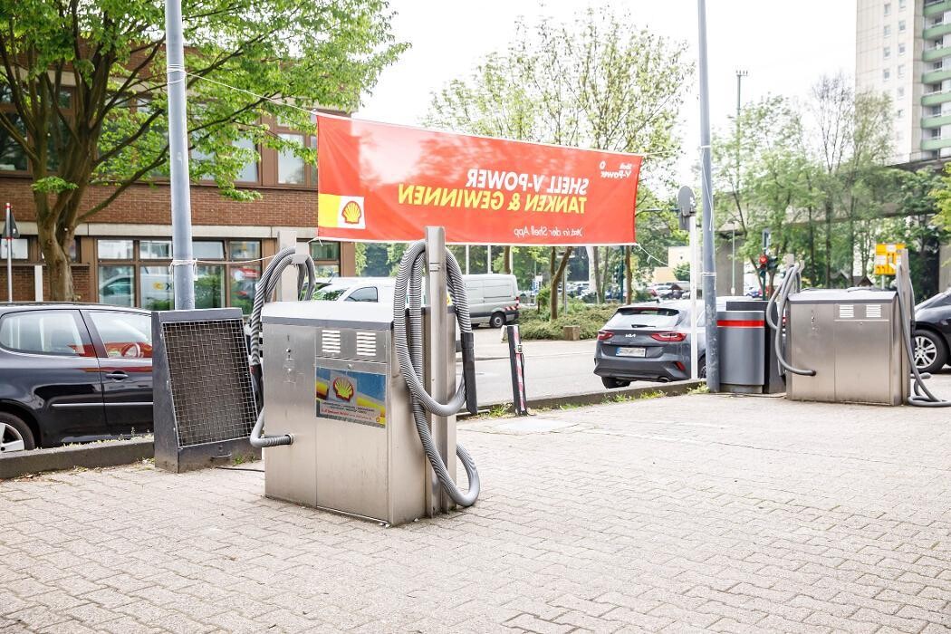 Bilder Shell Recharge Charging Station