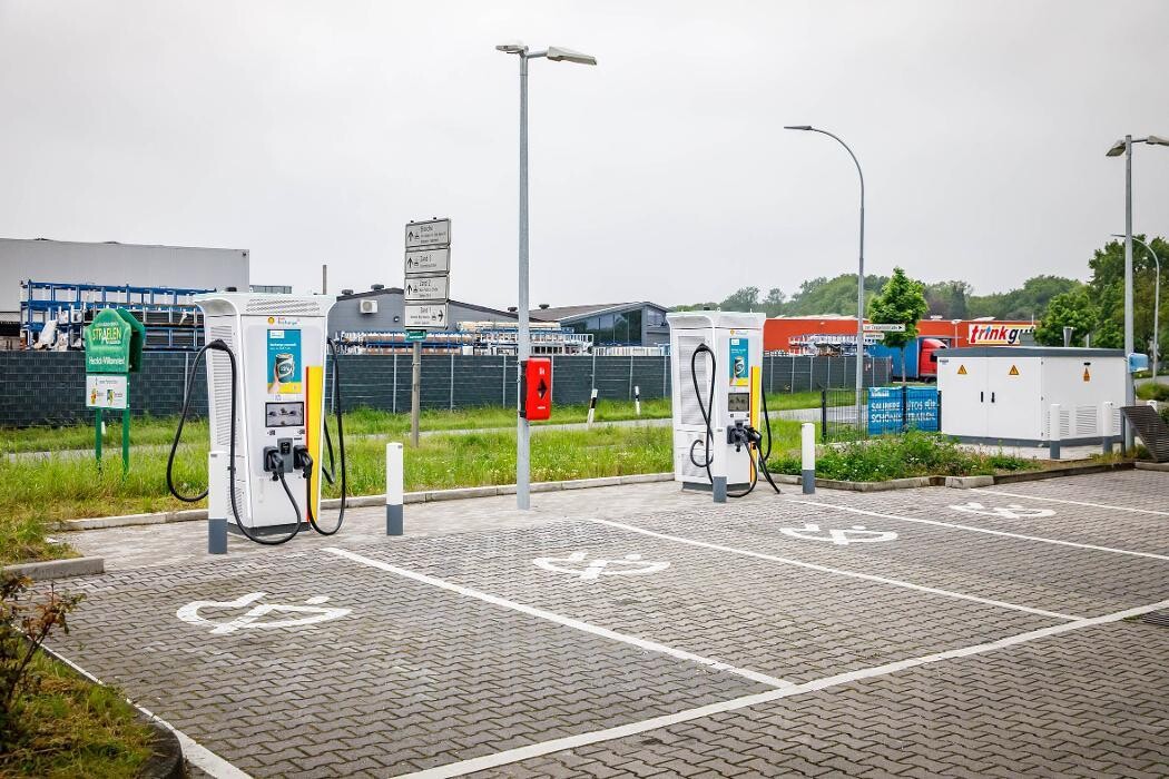 Bilder Shell Recharge Charging Station