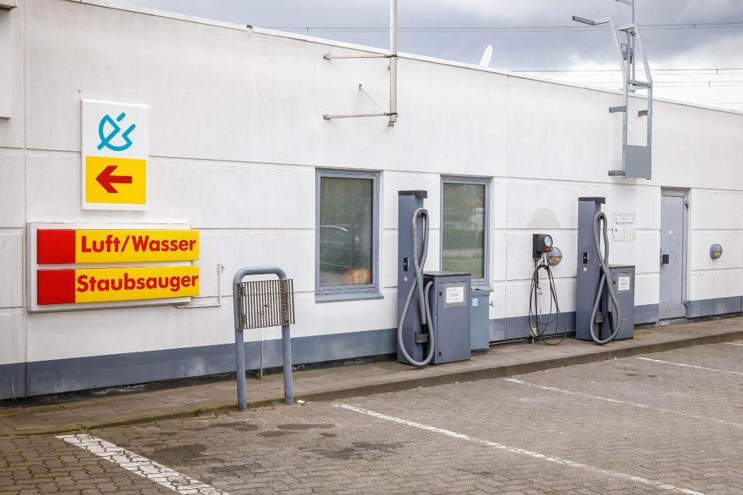 Bilder Shell Recharge Charging Station