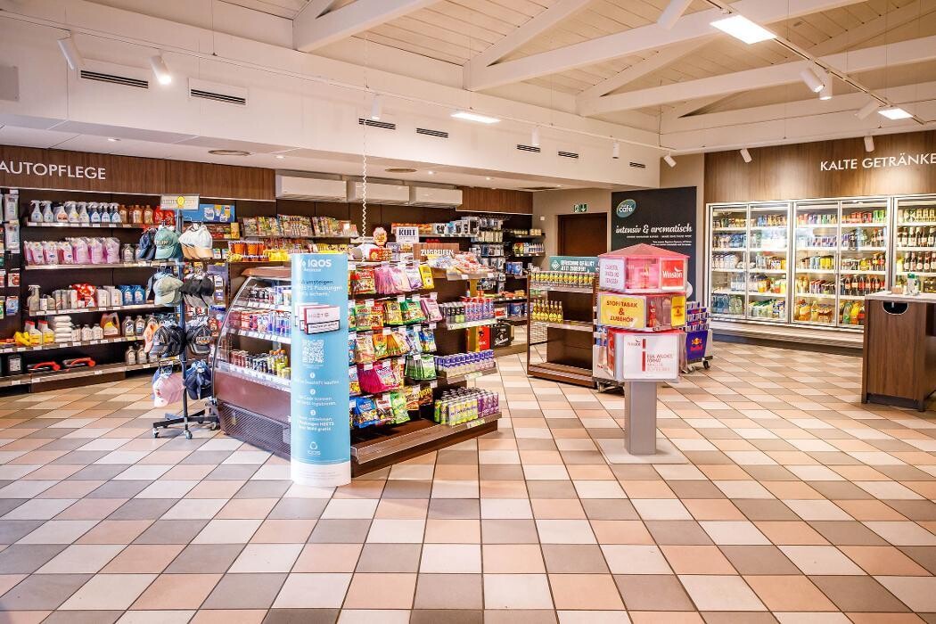 Bilder Shell Recharge Charging Station