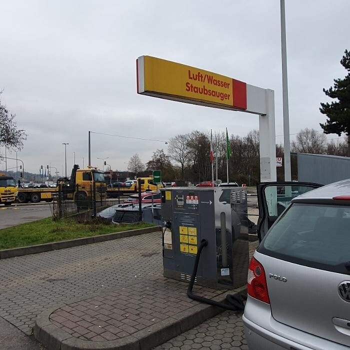 Bilder Shell Recharge Charging Station