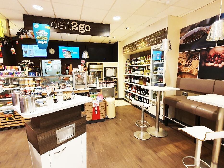 Bilder Shell Recharge Charging Station