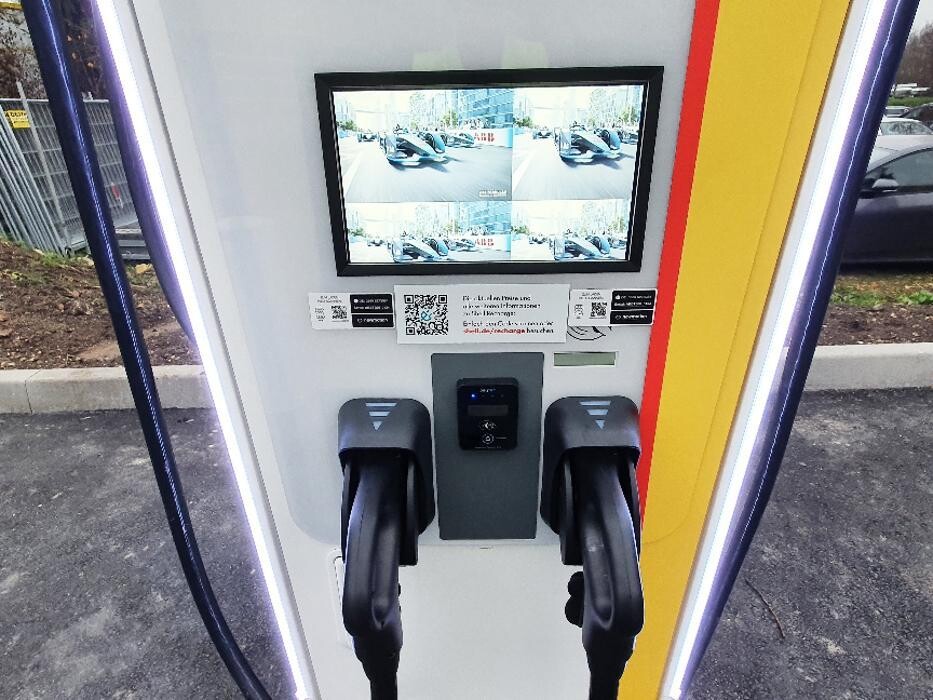 Bilder Shell Recharge Charging Station