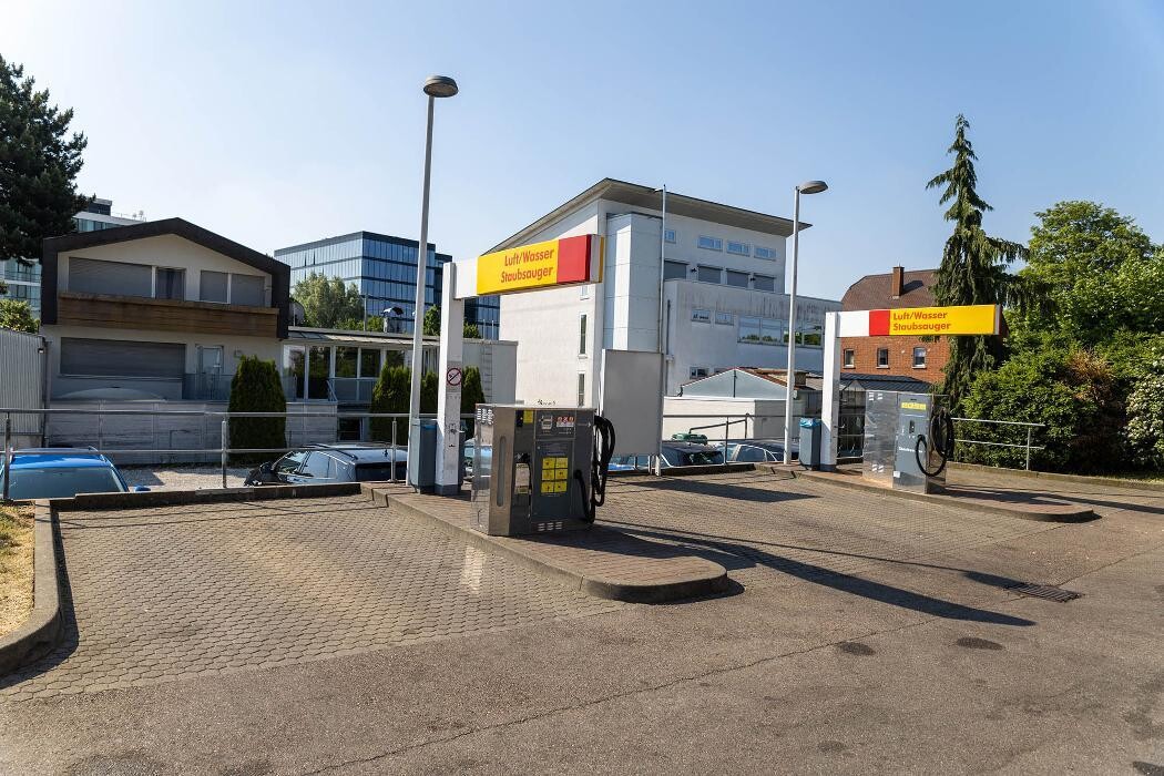 Bilder Shell Recharge Charging Station