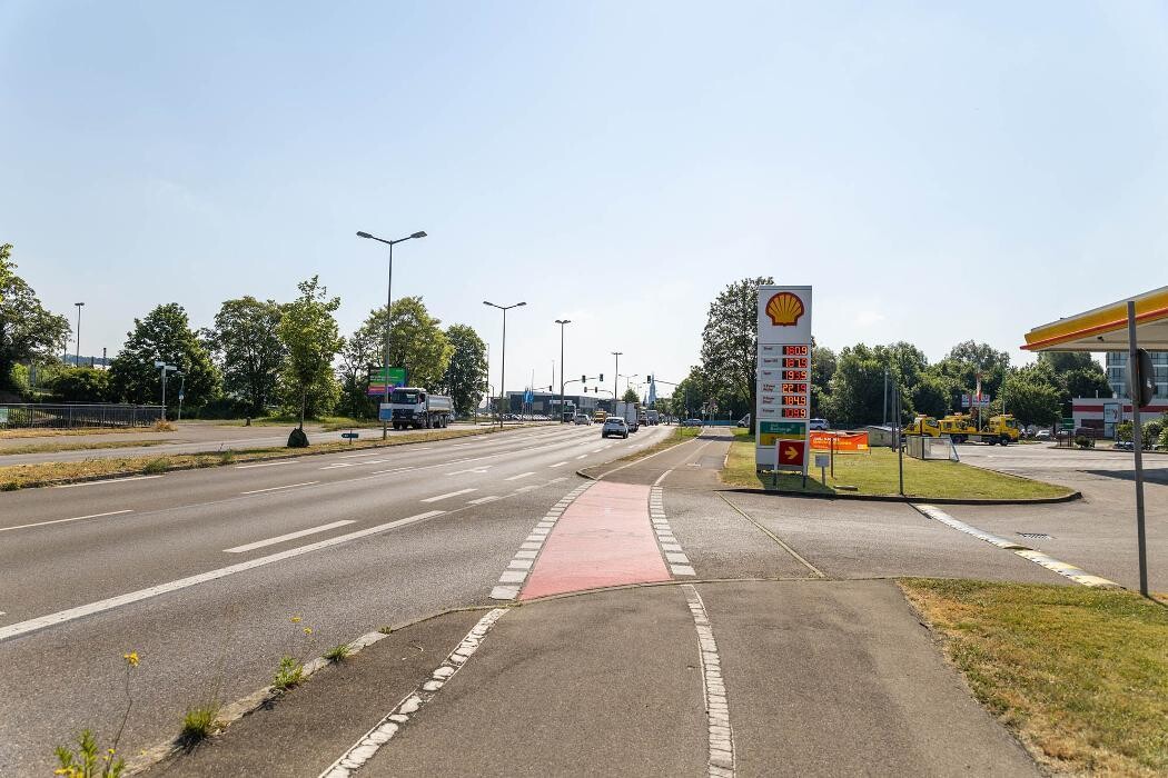 Bilder Shell Recharge Charging Station