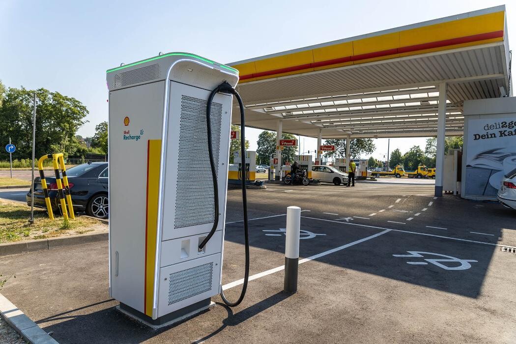 Bilder Shell Recharge Charging Station