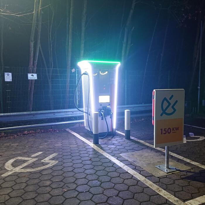 Bilder Shell Recharge Charging Station