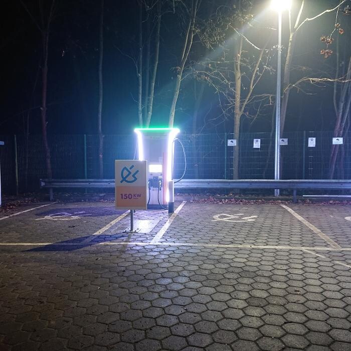 Bilder Shell Recharge Charging Station