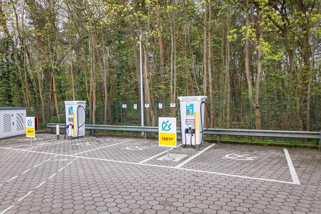 Bilder Shell Recharge Charging Station