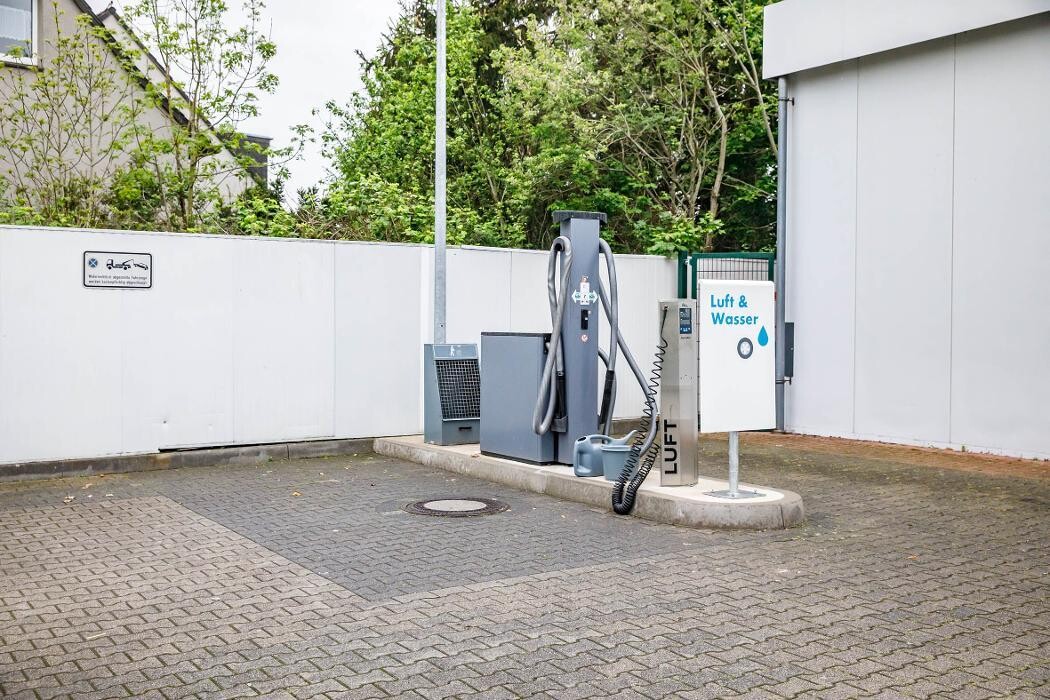 Bilder Shell Recharge Charging Station