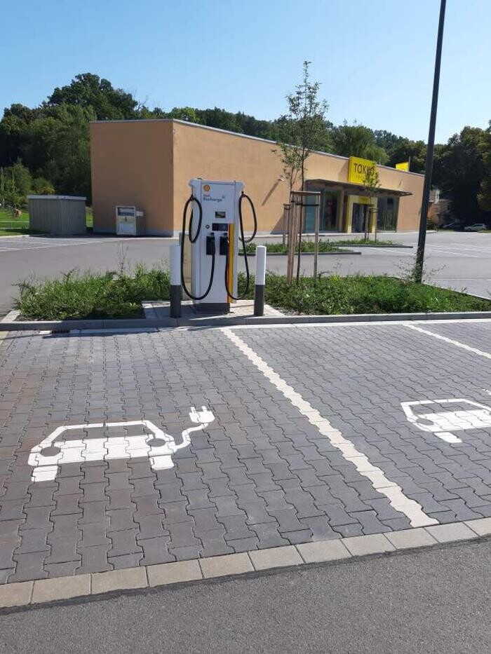 Bilder Shell Recharge Charging Station
