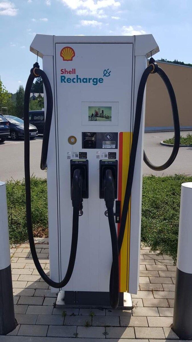 Bilder Shell Recharge Charging Station