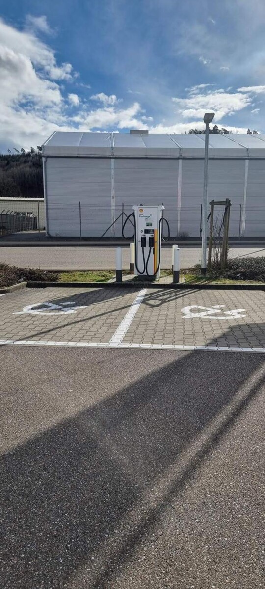 Bilder Shell Recharge Charging Station