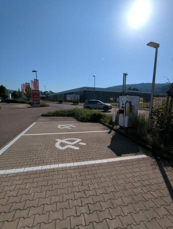 Bilder Shell Recharge Charging Station