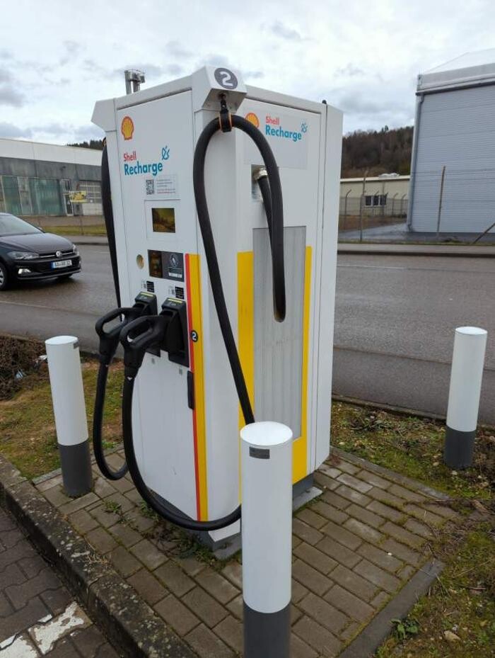 Bilder Shell Recharge Charging Station