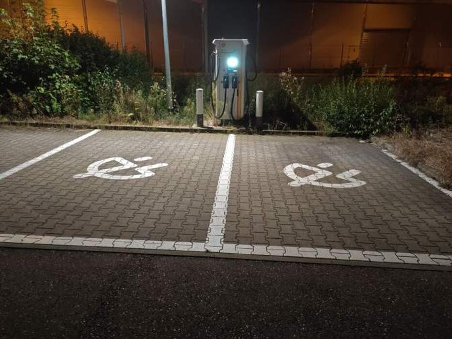 Bilder Shell Recharge Charging Station