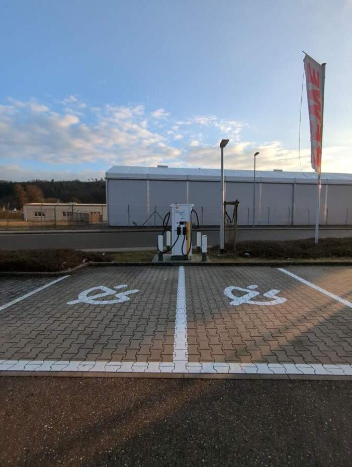 Bilder Shell Recharge Charging Station