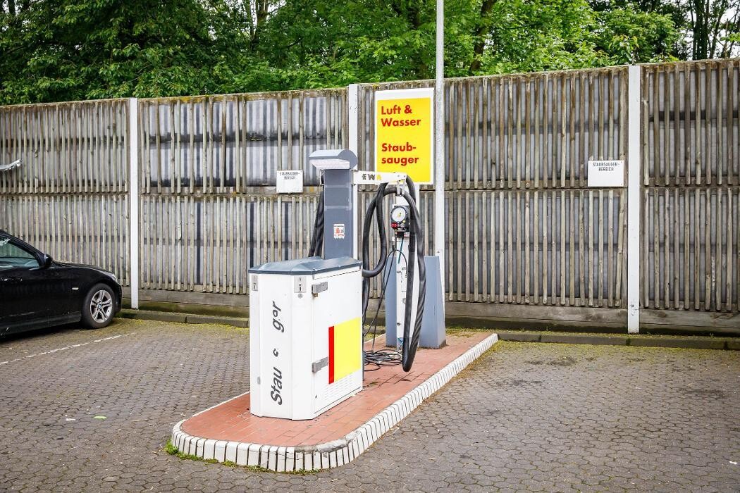 Bilder Shell Recharge Charging Station