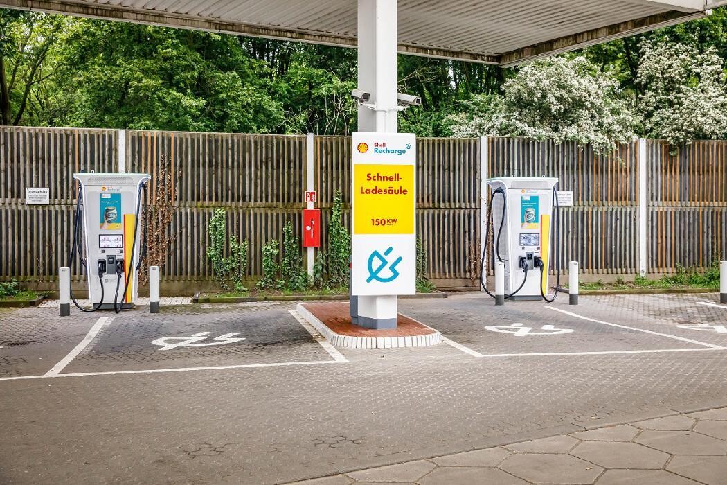 Bilder Shell Recharge Charging Station