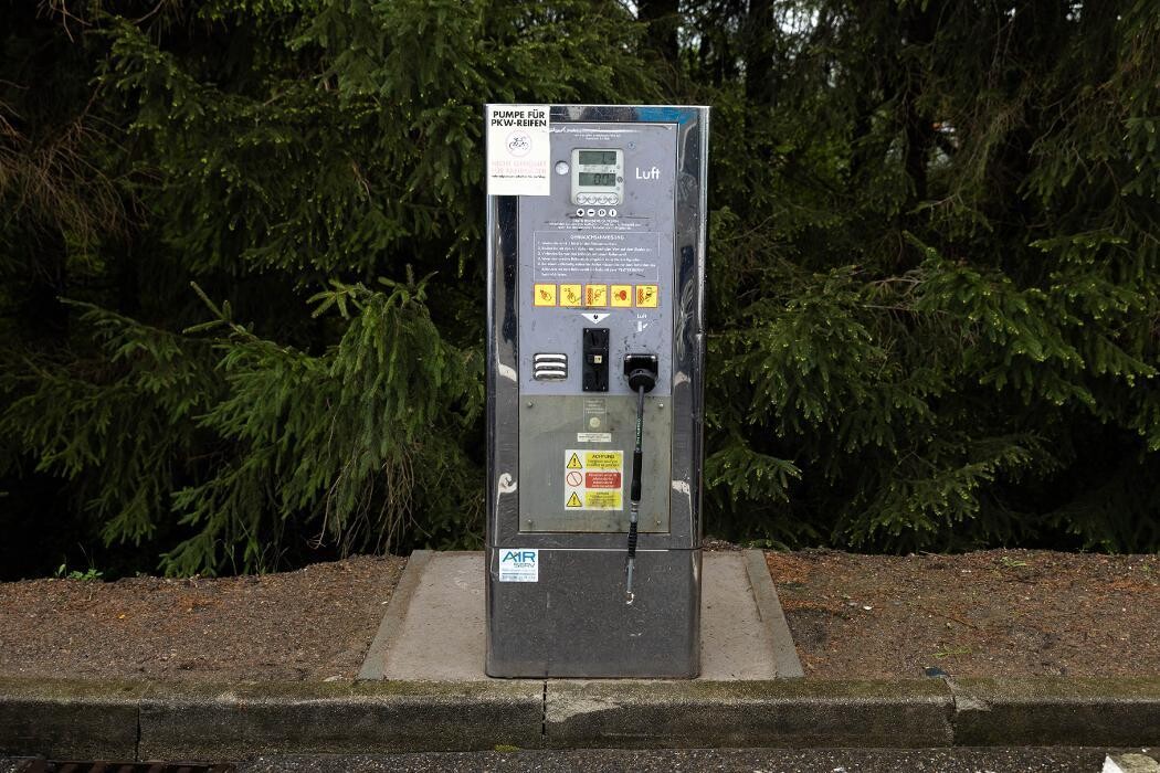 Bilder Shell Recharge Charging Station