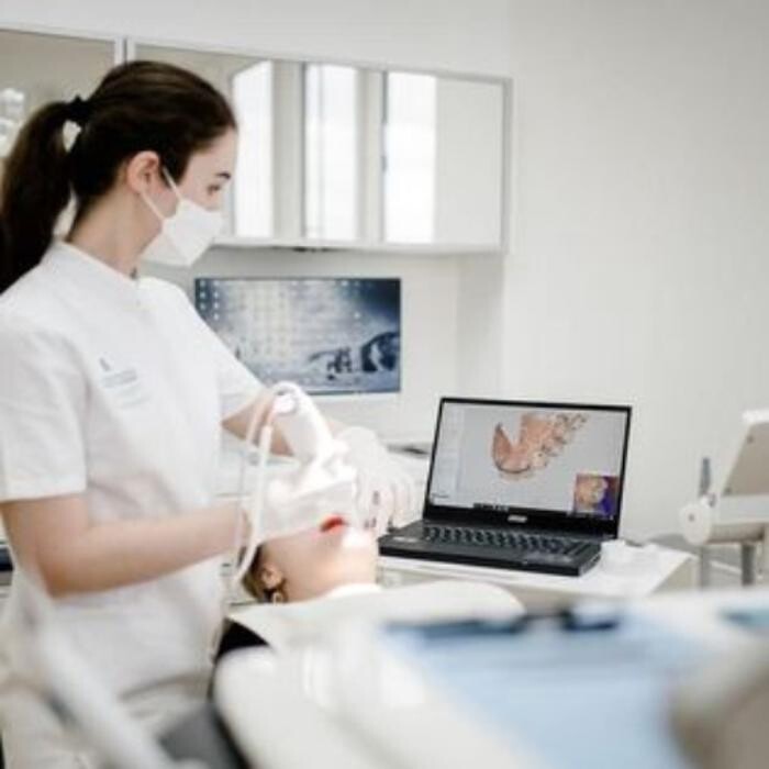 Bilder Kieferorthopädie München Trudering - Dr. Klimas & Kollegen