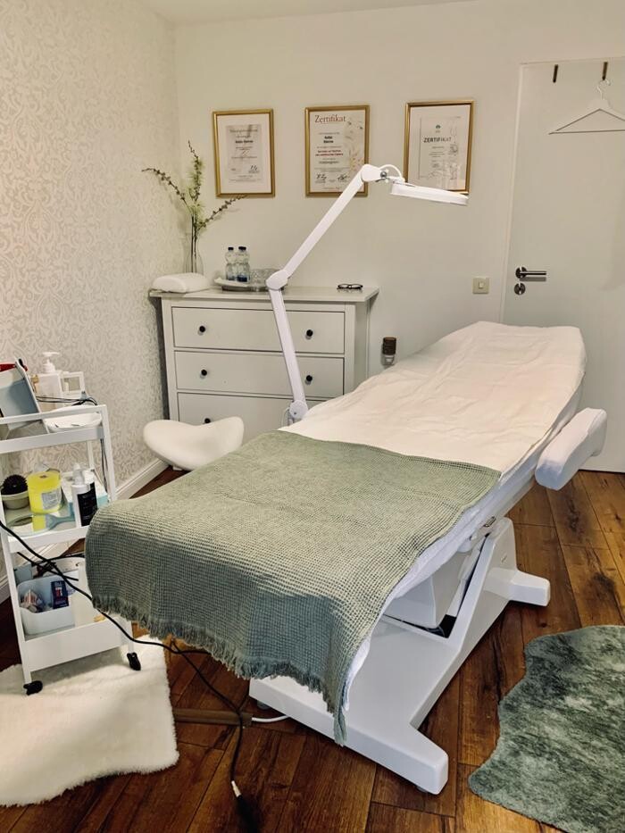 Bilder Katja Steinle - Less hair & care - dauerhafte Haarentfernung