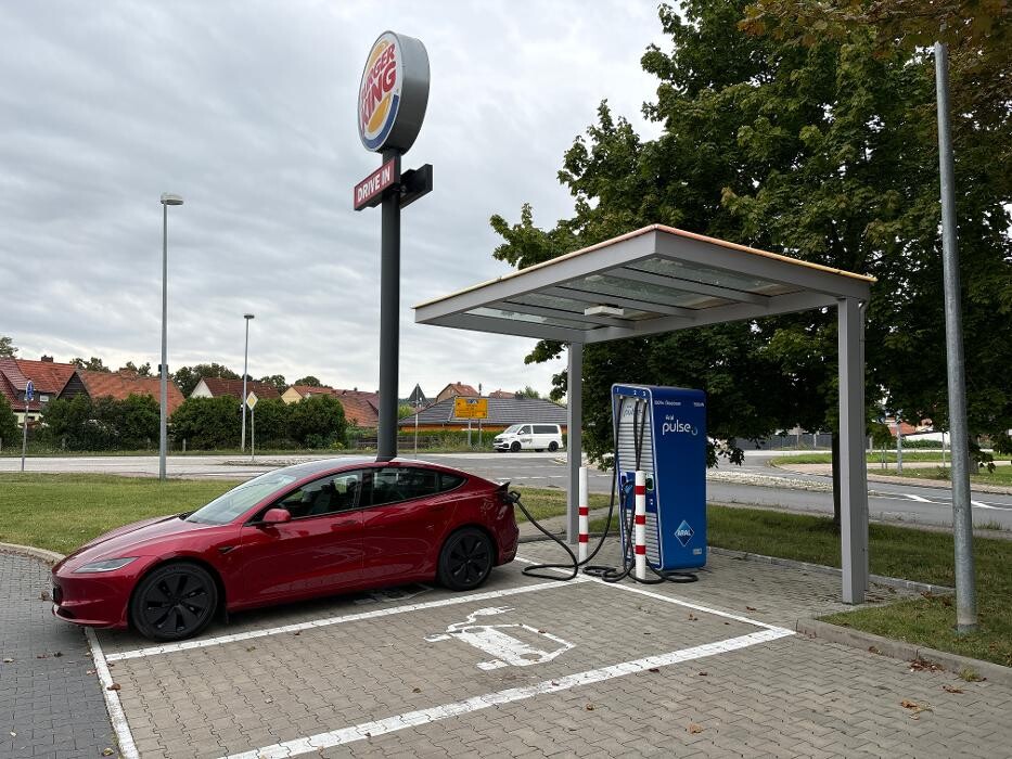 Bilder Aral pulse Ladestation
