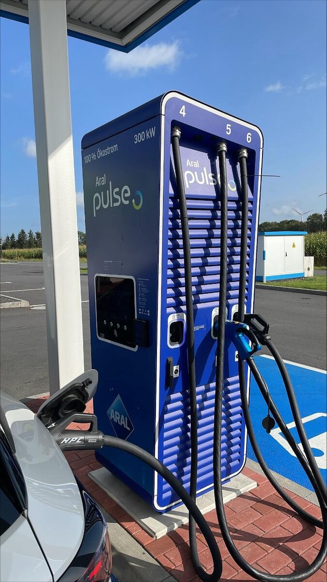 Bilder Aral pulse Ladestation