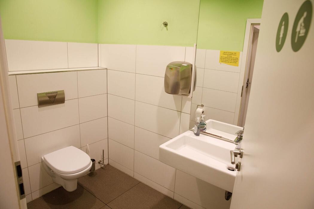 Bilder Shell Recharge Charging Station