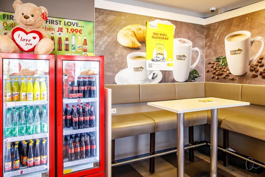 Bilder Shell Recharge Charging Station