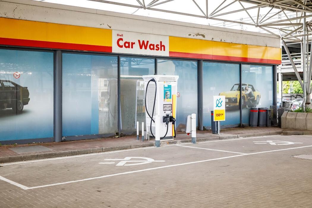 Bilder Shell Recharge Charging Station