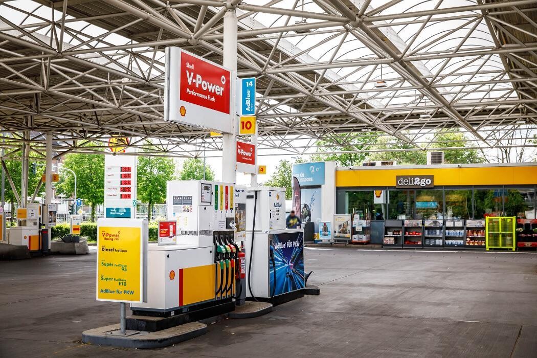 Bilder Shell Recharge Charging Station