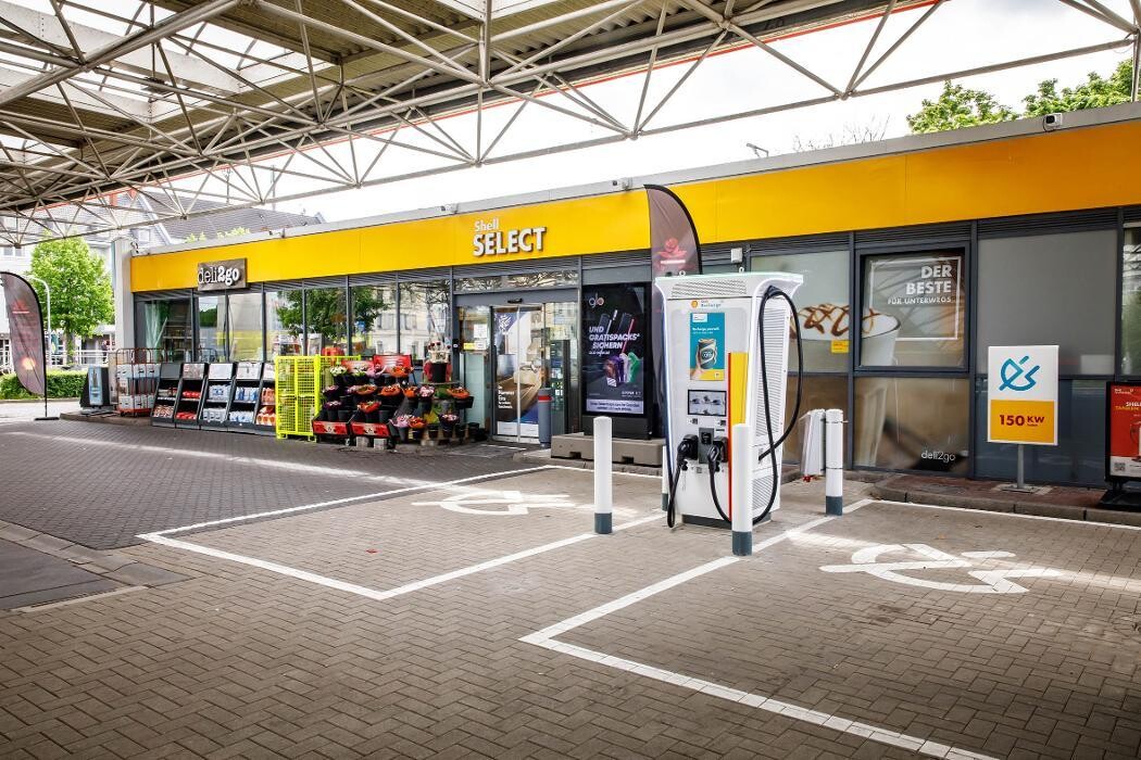 Bilder Shell Recharge Charging Station