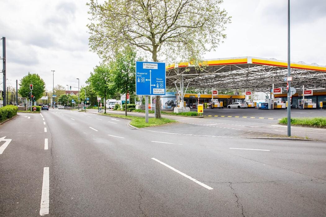 Bilder Shell Recharge Charging Station