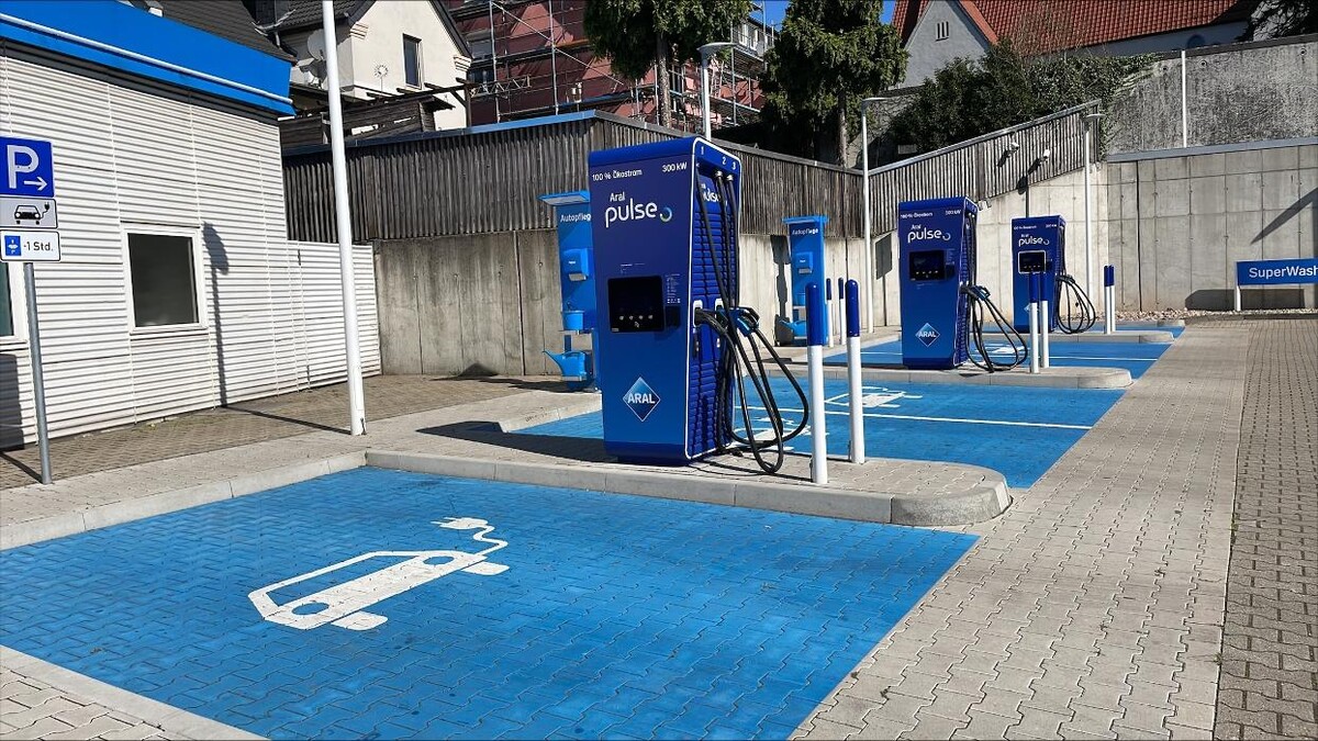 Bilder Aral pulse Ladestation