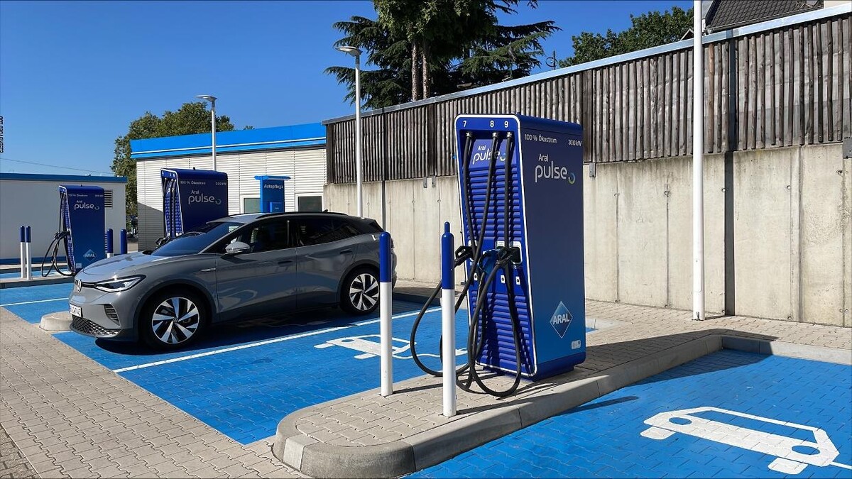 Bilder Aral pulse Ladestation