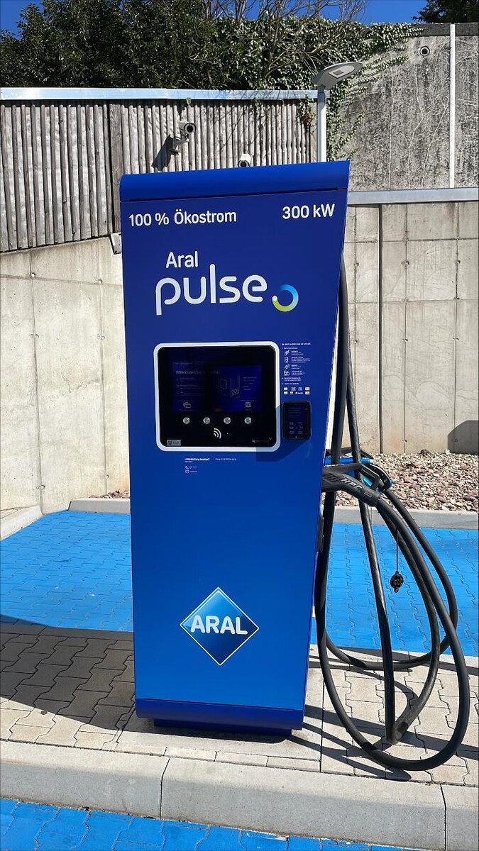 Bilder Aral pulse Ladestation