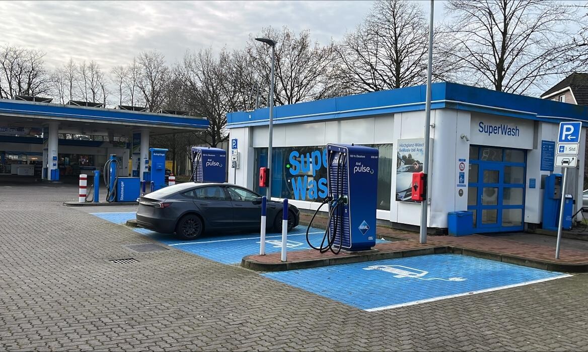 Bilder Aral pulse Ladestation