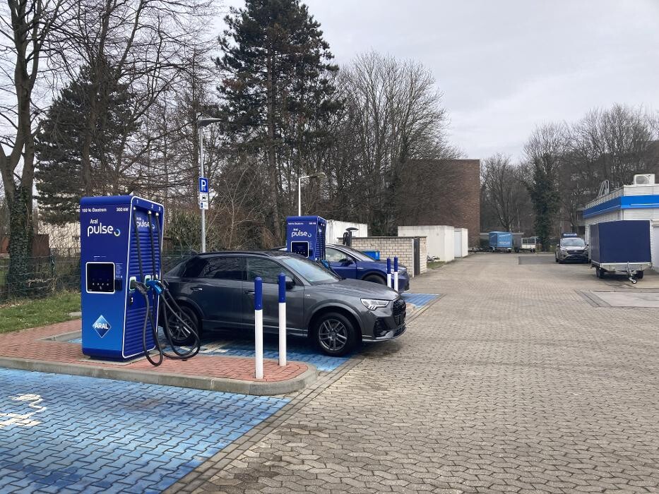 Bilder Aral pulse Ladestation