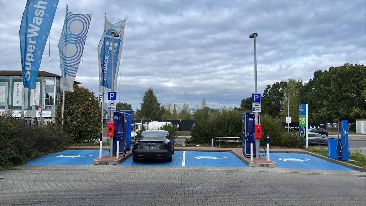 Bilder Aral pulse Ladestation