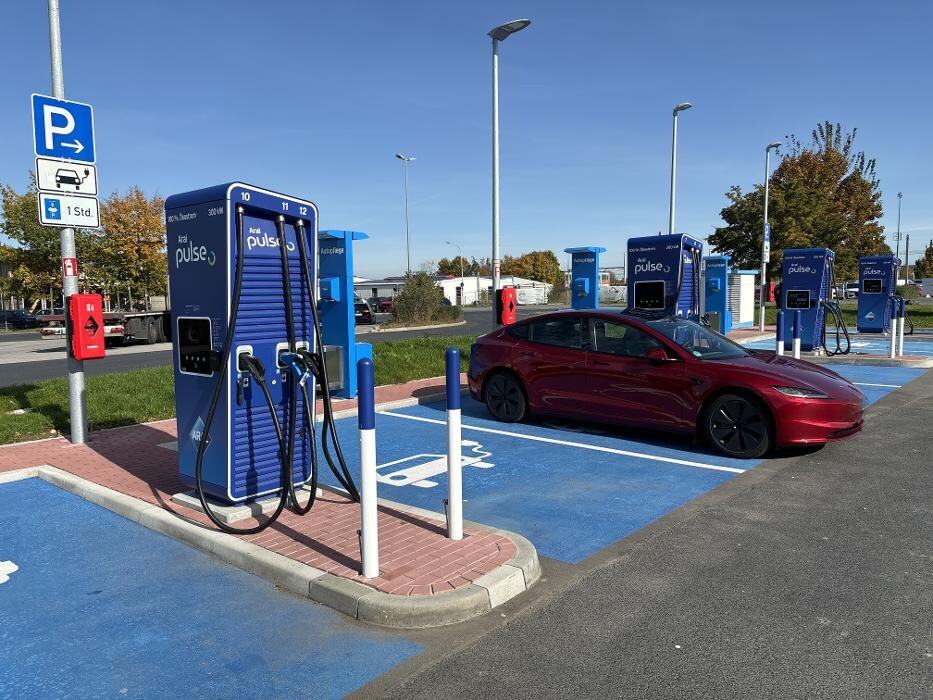 Bilder Aral pulse Ladestation