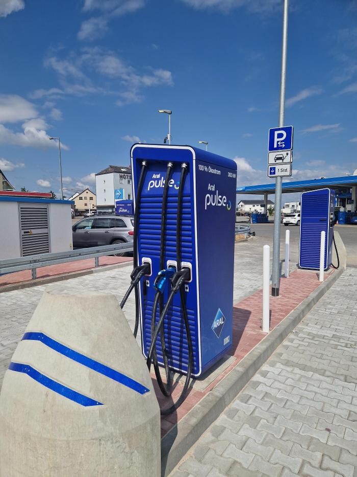Bilder Aral pulse Ladestation