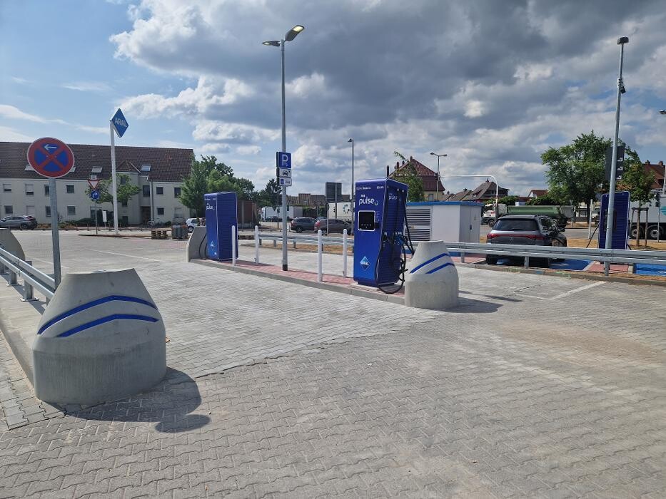 Bilder Aral pulse Ladestation