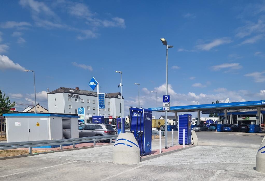 Bilder Aral pulse Ladestation